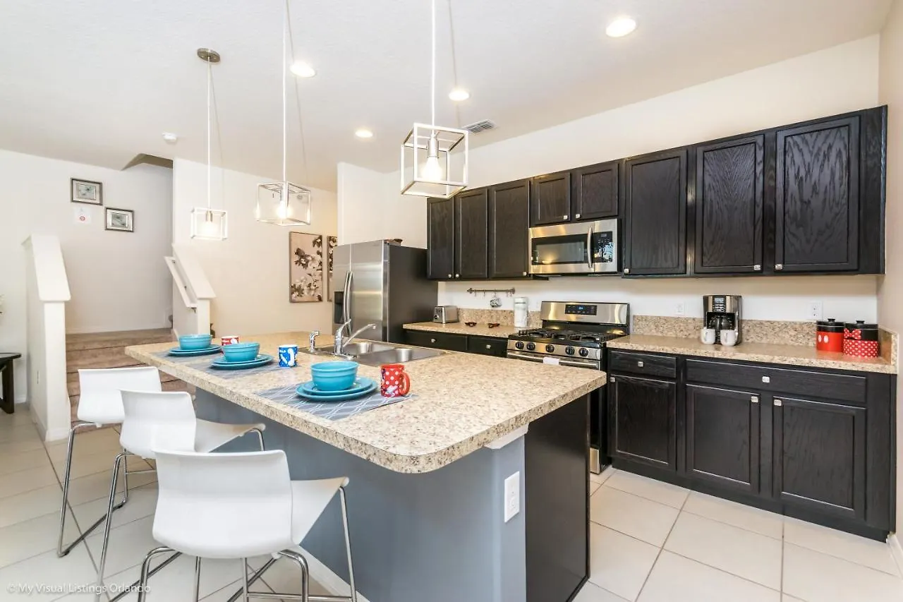 Willa 4722 Terrasonesta Drive Davenport 0*,
