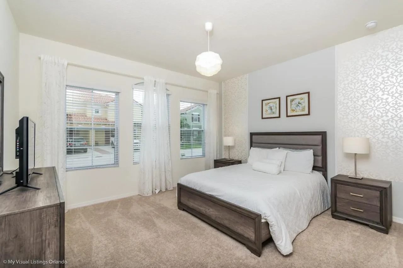 Villa 4722 Terrasonesta Drive Davenport